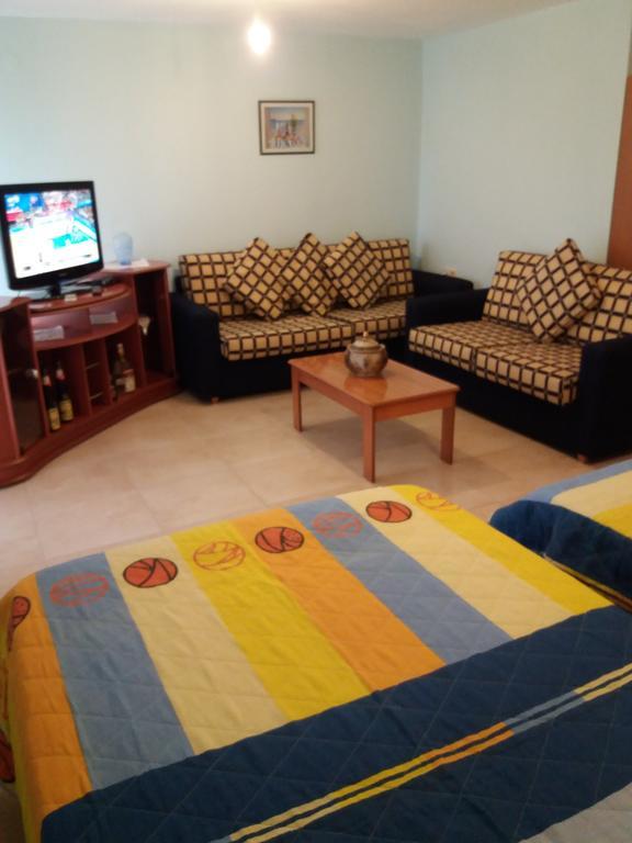 Sun Fun Apartment Palaiontsiflikion Exterior photo